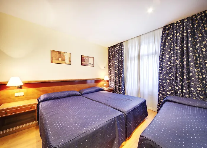 Obal מלון מארבלה