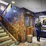 Obal 4* Μαρμπέλλα
